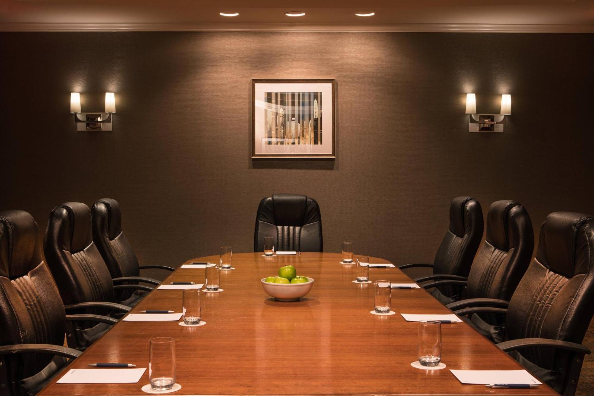 Hotel Sheraton Chicago Elk Grove 4*