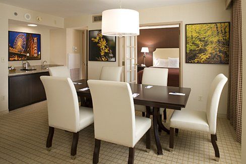 Sheraton Chicago Elk Grove 4*