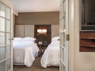 Sheraton Chicago Elk Grove