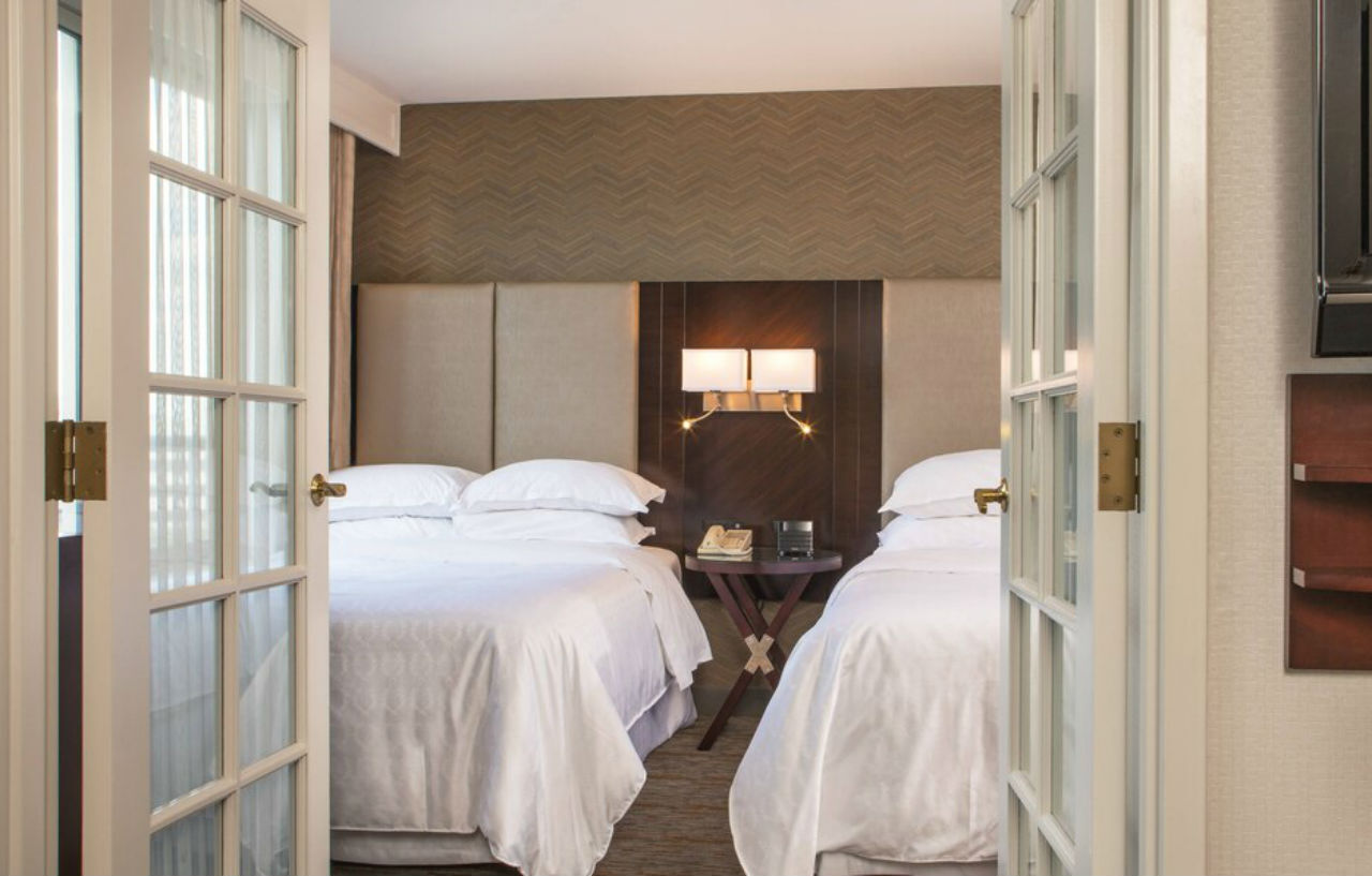 Sheraton Chicago Elk Grove Hotel